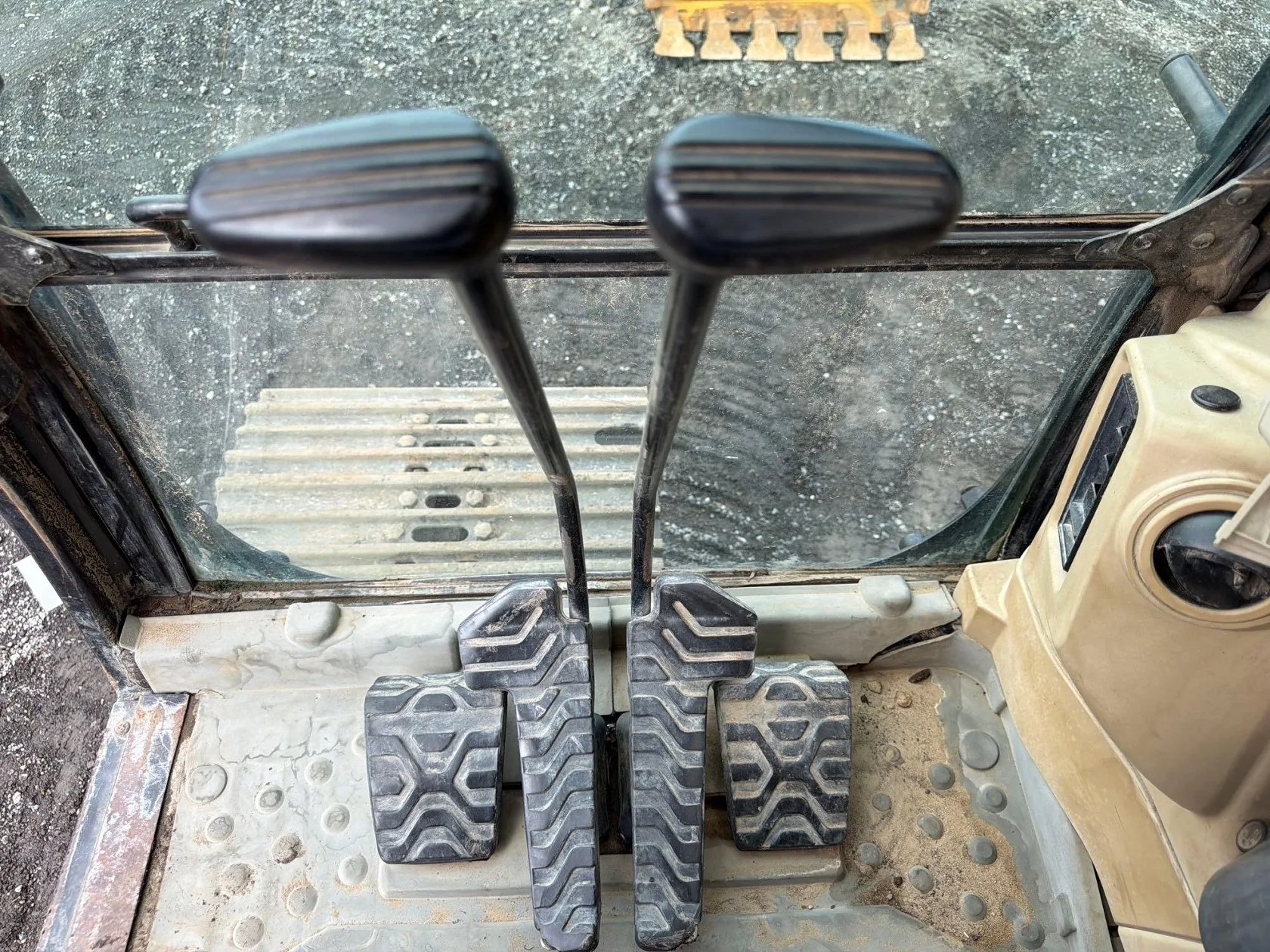 2003 Caterpillar 320CL Excavator view 13