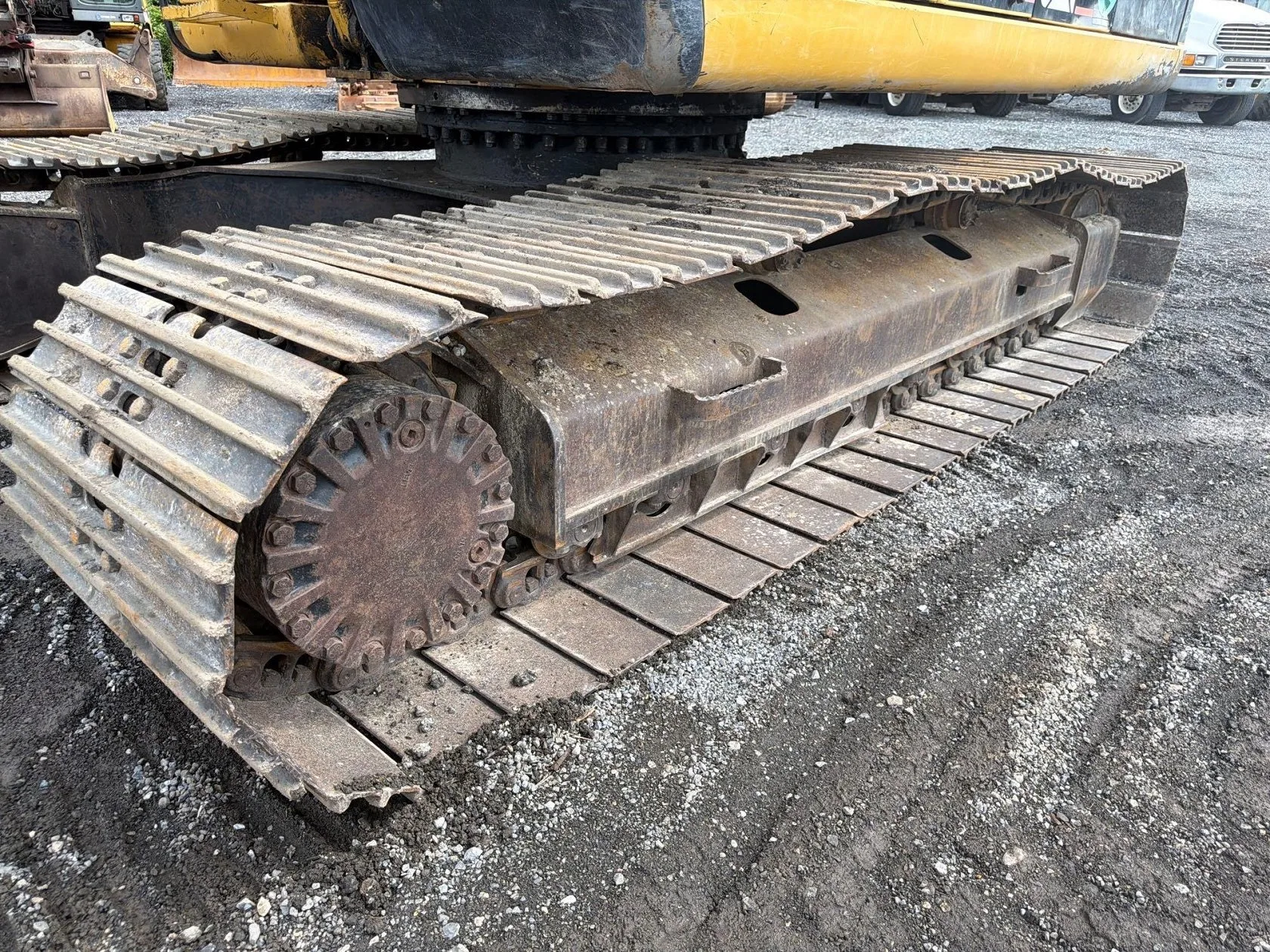 2003 Caterpillar 320CL Excavator view 6